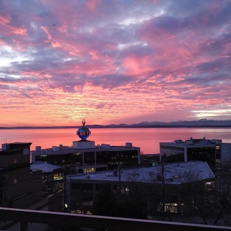 Top Floor Water View Oasis Near Space Needle & Cruise Seattle Eksteriør bilde