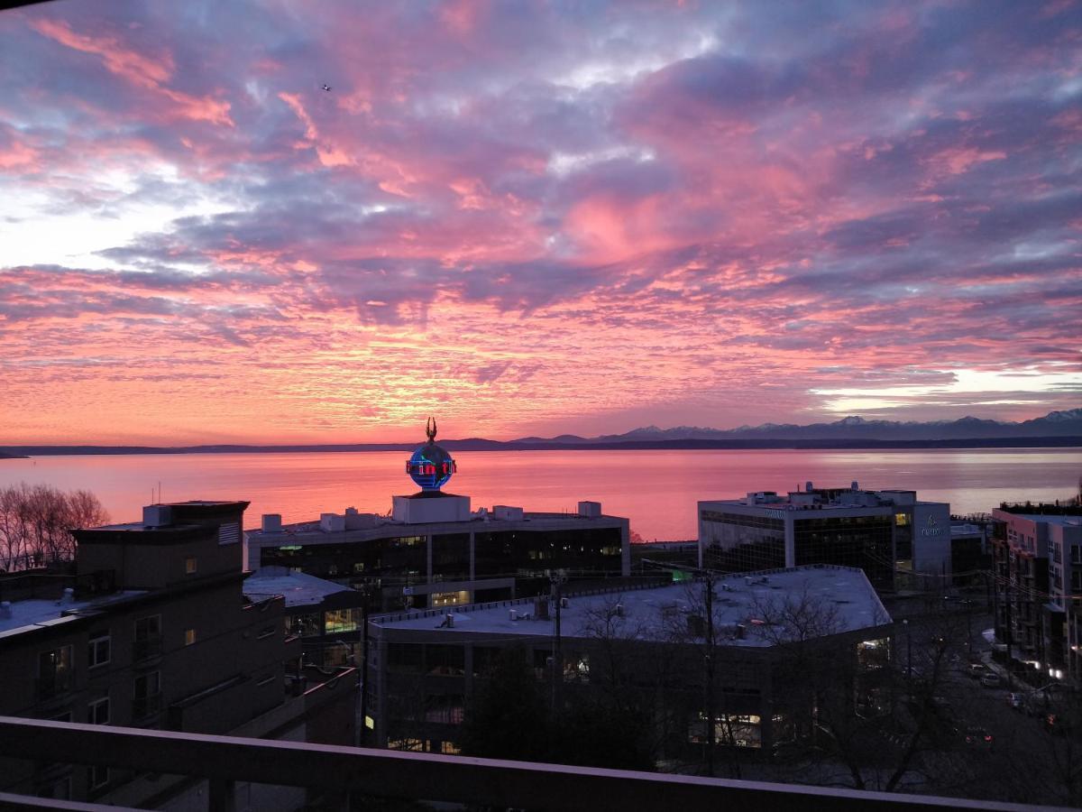 Top Floor Water View Oasis Near Space Needle & Cruise Seattle Eksteriør bilde